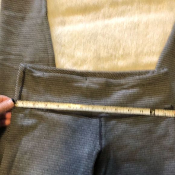 Lululemon WUP size 8 - Picture 6 of 7